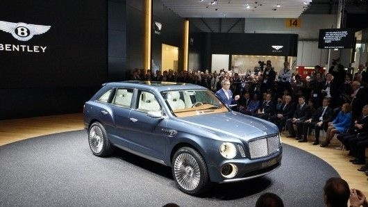 Bentley lüks SUV modelini tanıttı