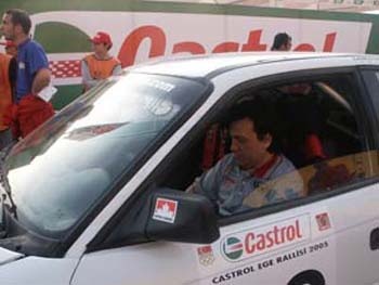 Castrol Ege Rallisi’nde öğrencileri Volkan Işık ile aynı parkurda..